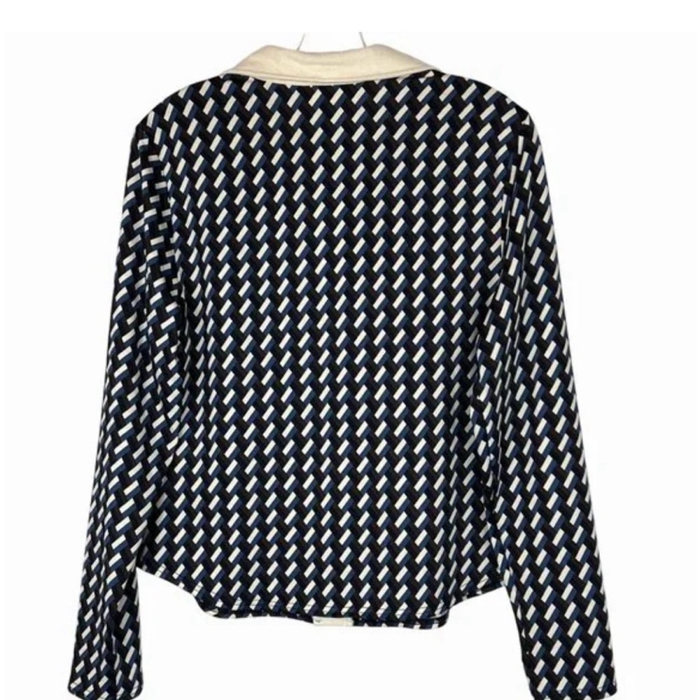 Elegant Navy and Cream Patterned Women's Top - Picture 2 of 4